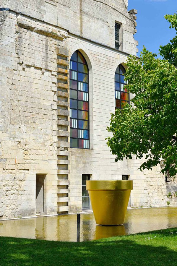 Les Verrières de Buren ou l’art de la lumière
